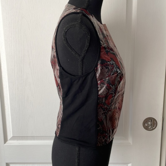 I. AM. GIA size M snake print tank NEW - Picture 4 of 8